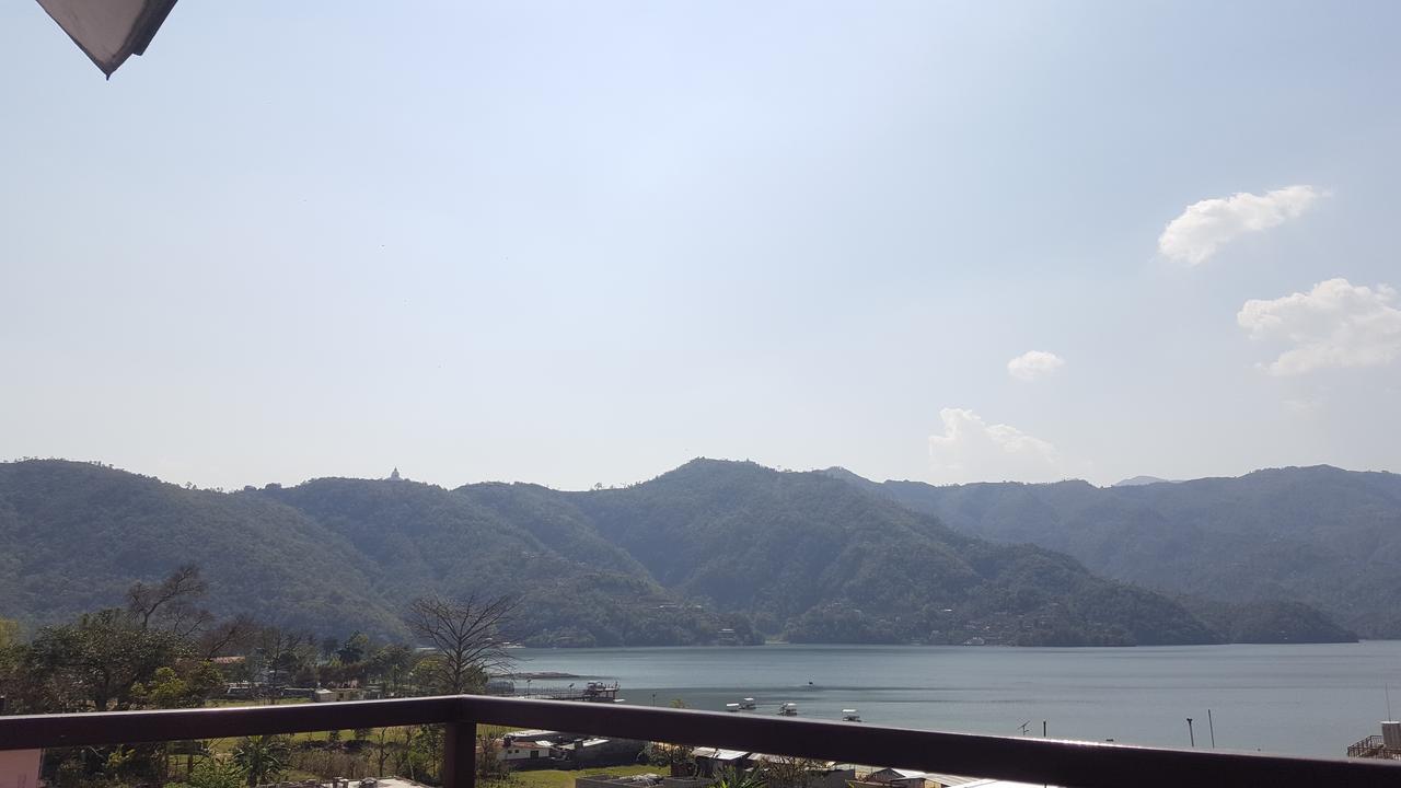 Hotel The Coast Pokhara Eksteriør billede
