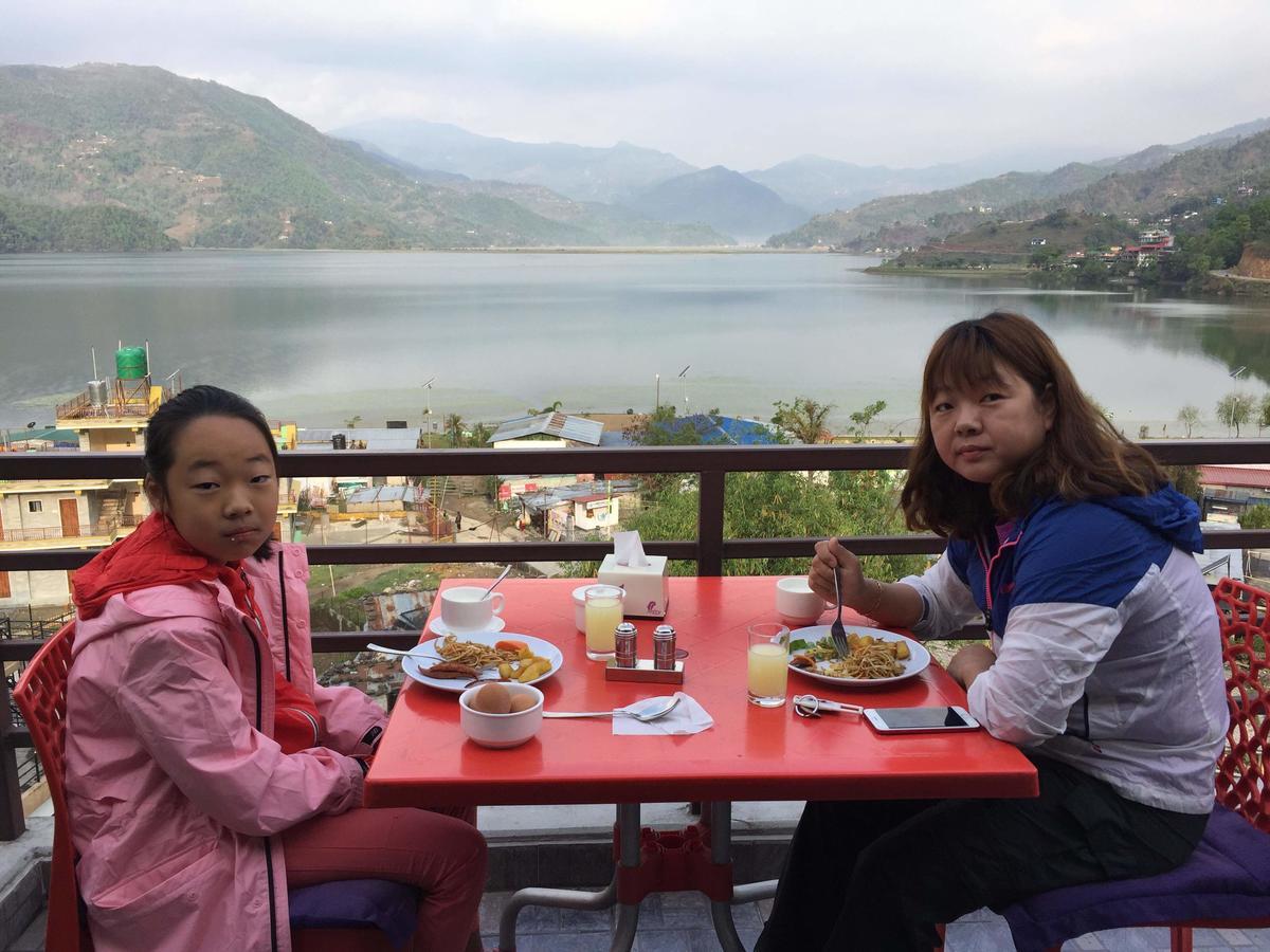 Hotel The Coast Pokhara Eksteriør billede